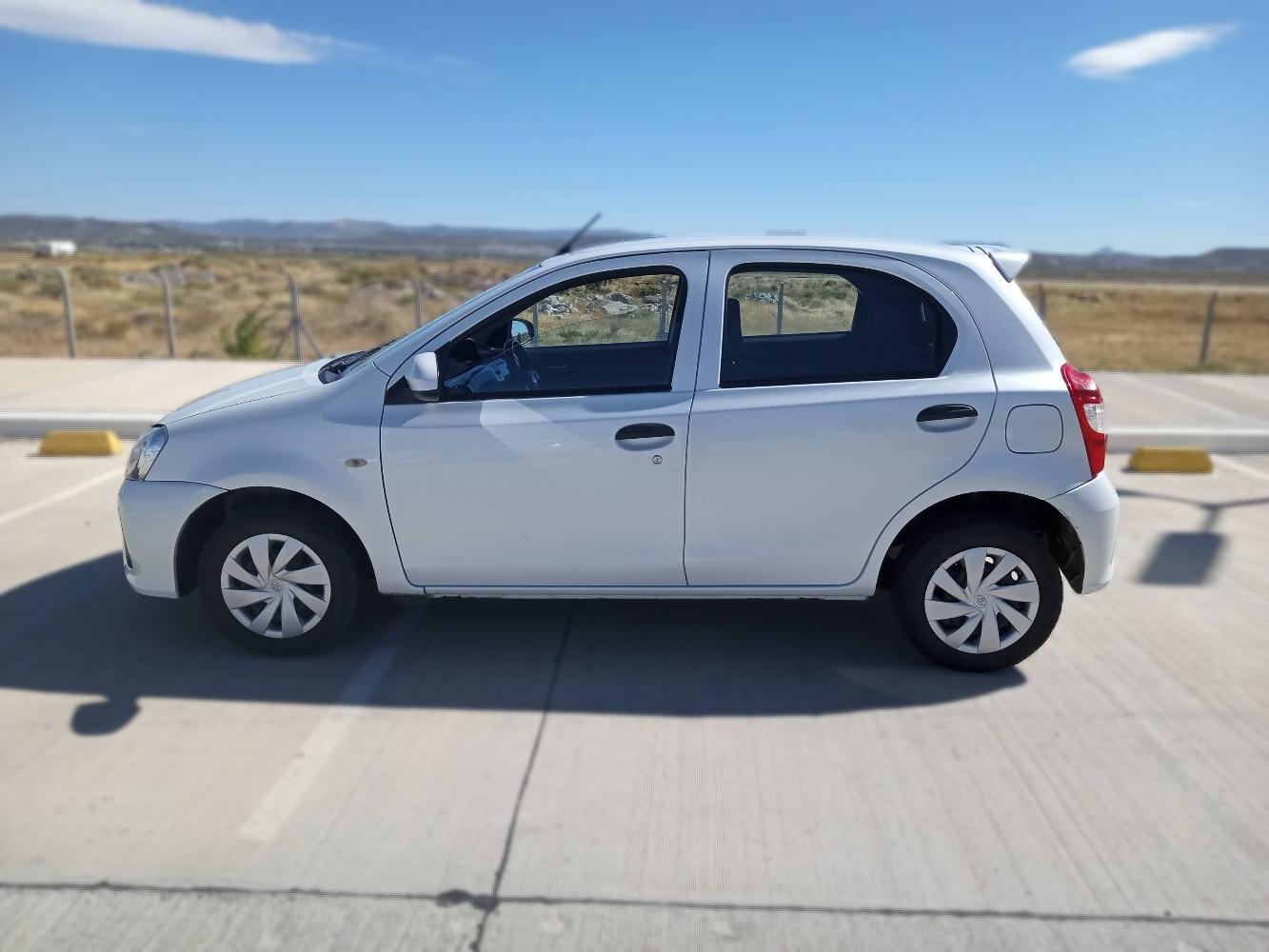 Foto de Toyota ETIOS X 1.5 6M/T 5P