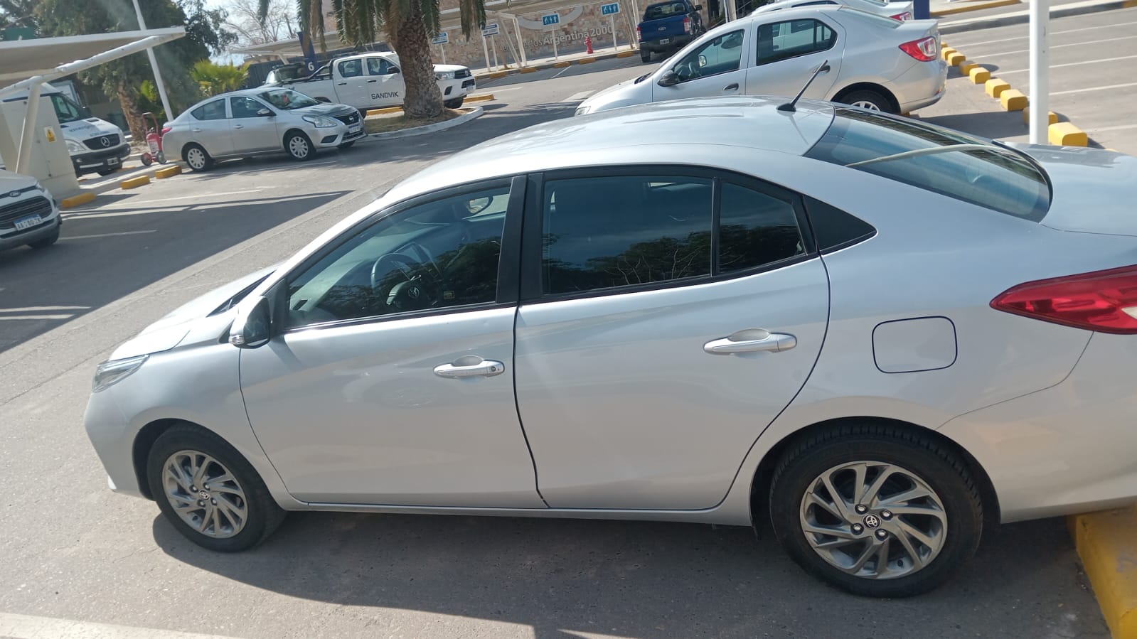 Foto de Toyota YARIS XLS 1.5 CVT 4P