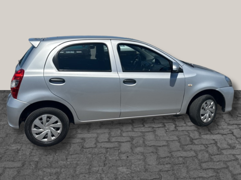 Toyota ETIOS X 1.5 6M/T 5P