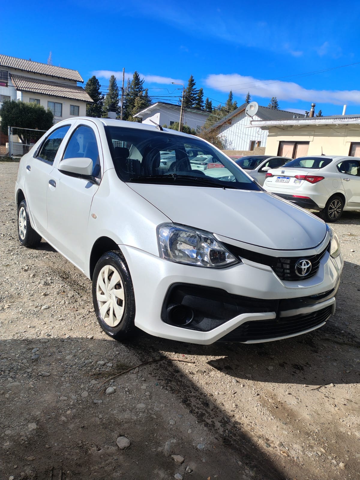 Toyota ETIOS X 1.5 6M/T 4P