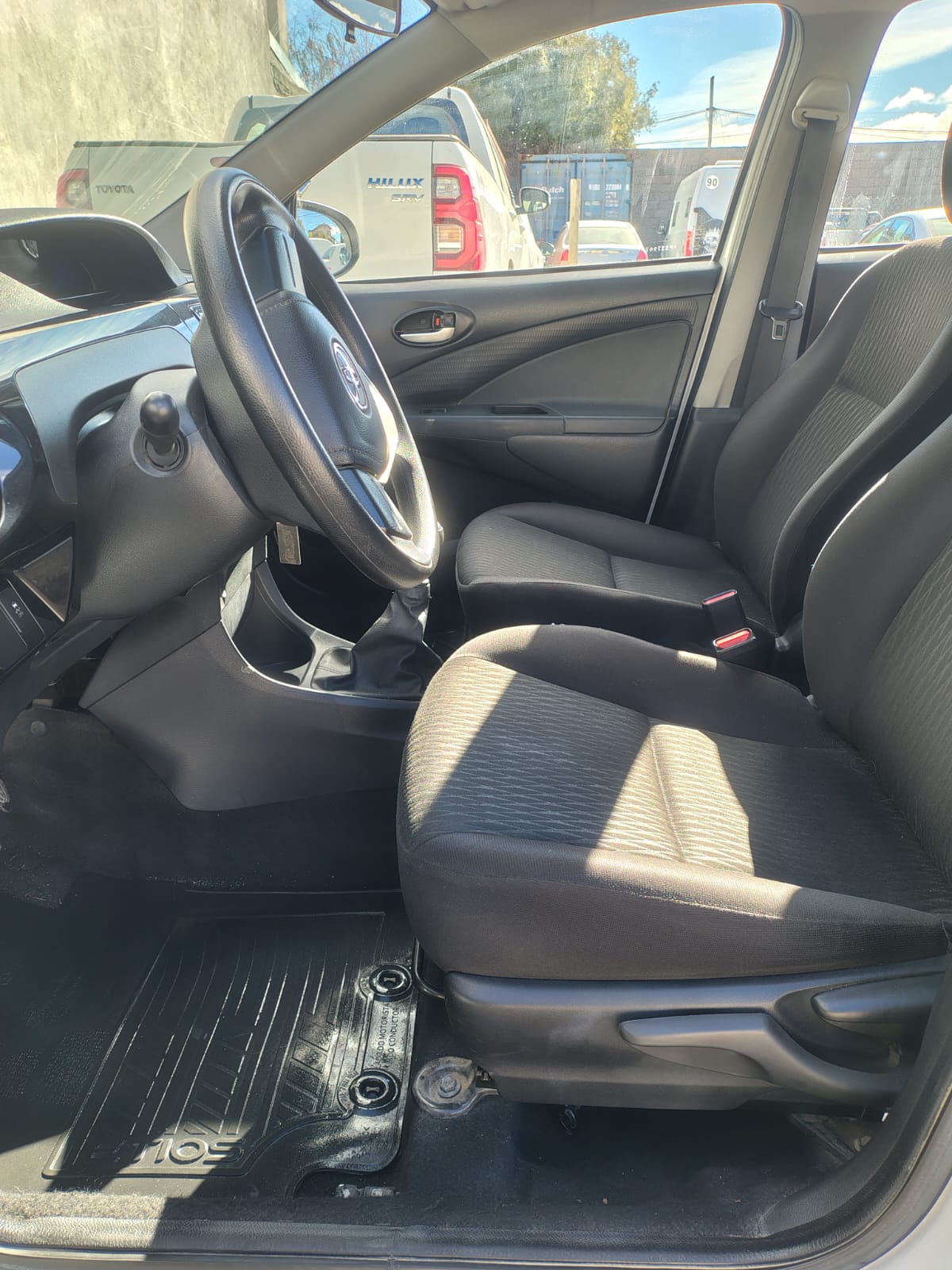 Toyota ETIOS X 1.5 6M/T 4P