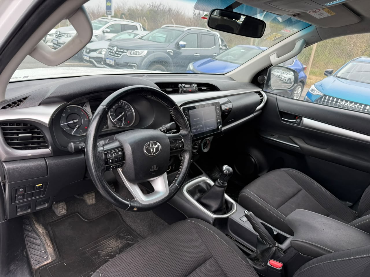 Toyota HILUX D/C 2,8 TDi 4X4 SR 6 M/T