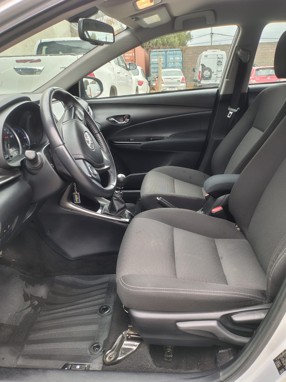 Toyota YARIS XLS 1.5 6M/T 4P