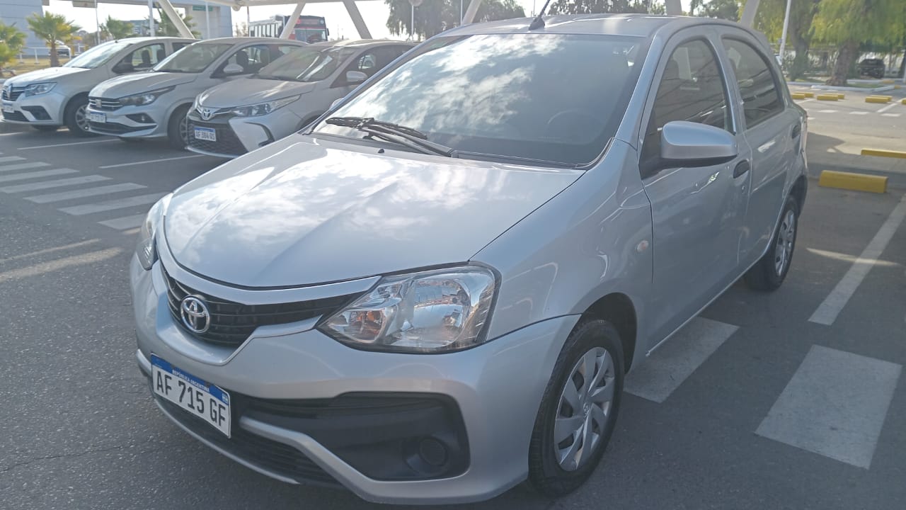 Toyota ETIOS X 1.5 6M/T 5P