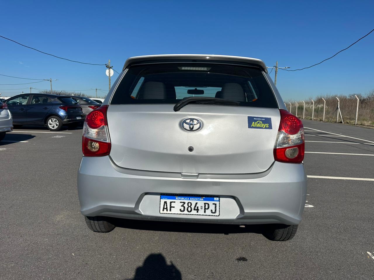 Toyota ETIOS X 1.5 6M/T 5P
