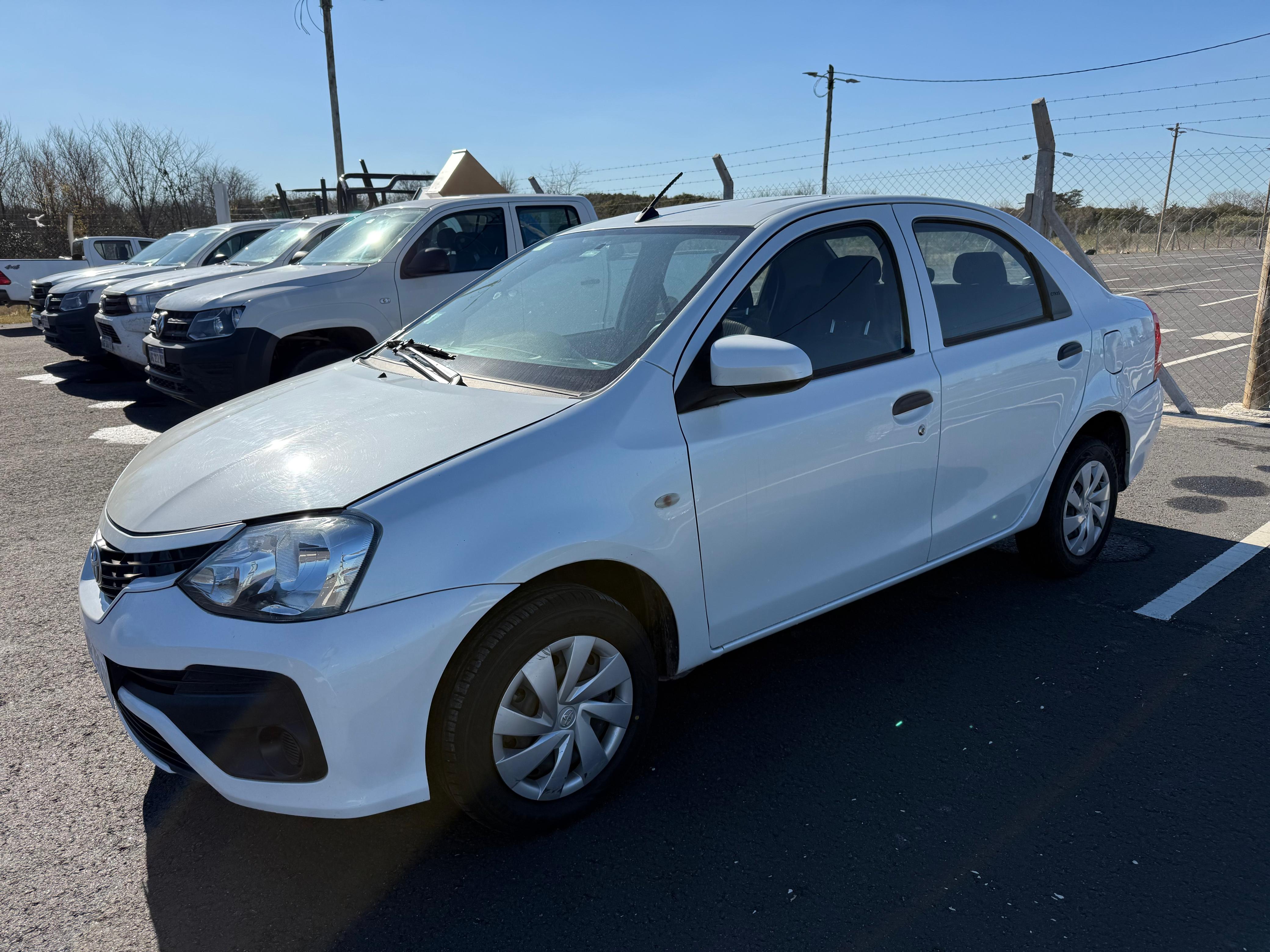 Foto de Toyota ETIOS X 1.5 6M/T 4P