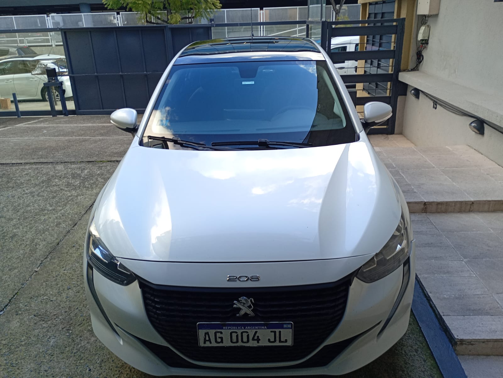 Peugeot 208 Active Pack 1.6L Tiptronic AM23.5
